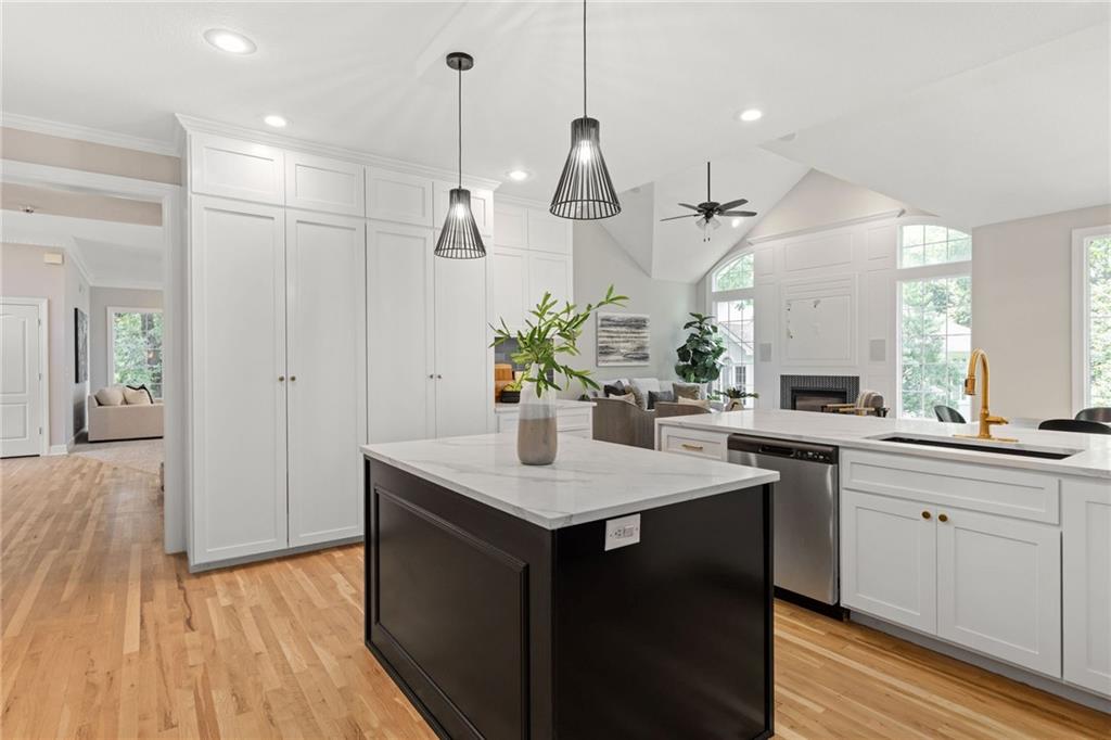 15142 Windsor Circle