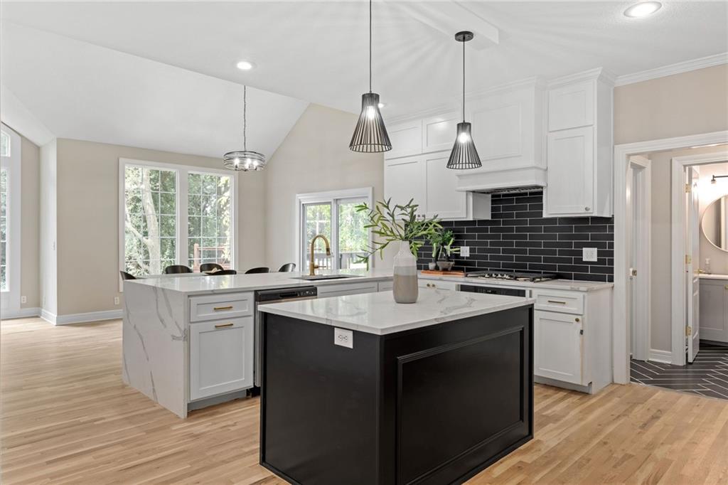 15142 Windsor Circle