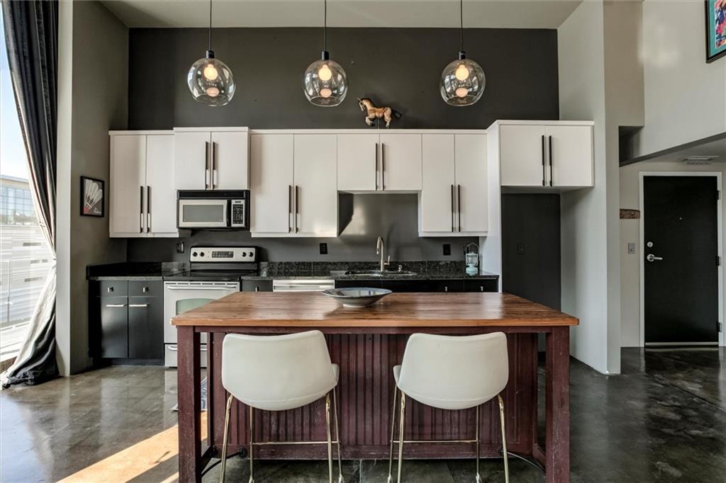 360 W Pershing Road Unit: 300