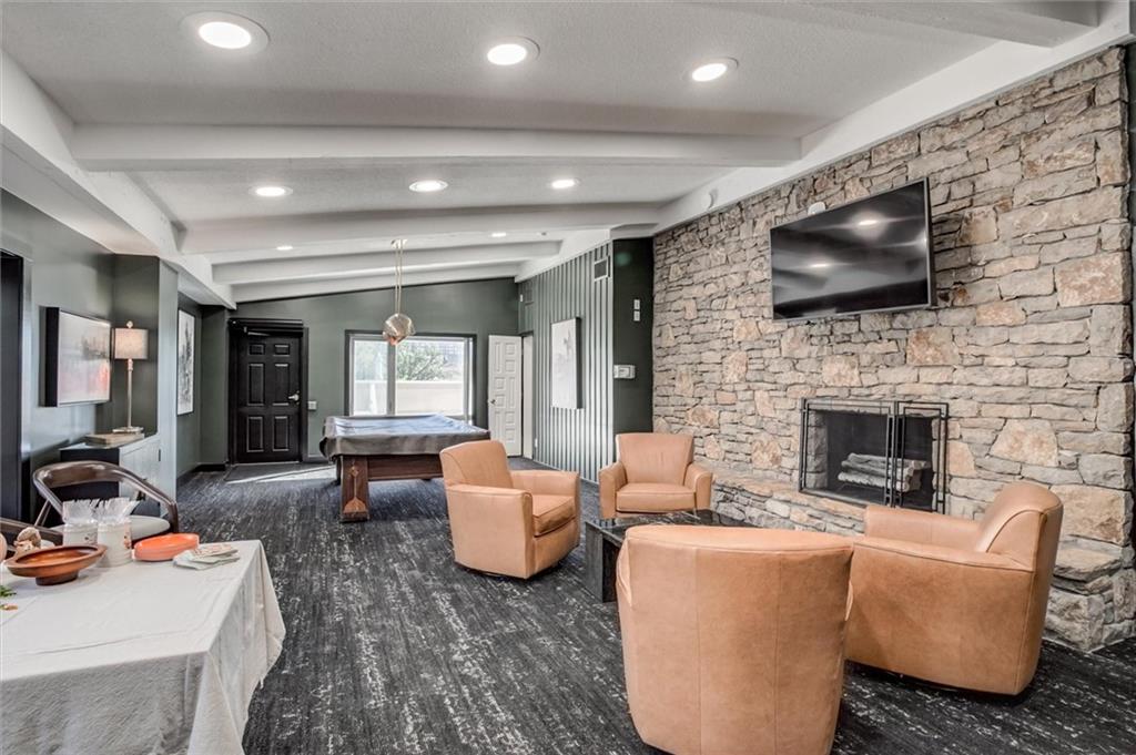 4545 Wornall Road Unit: 606