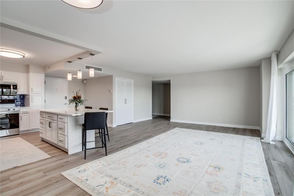 4545 Wornall Road Unit: 606