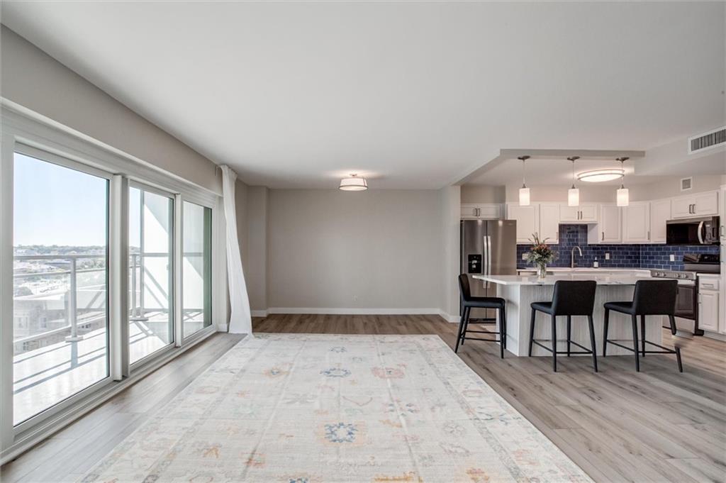 4545 Wornall Road Unit: 606