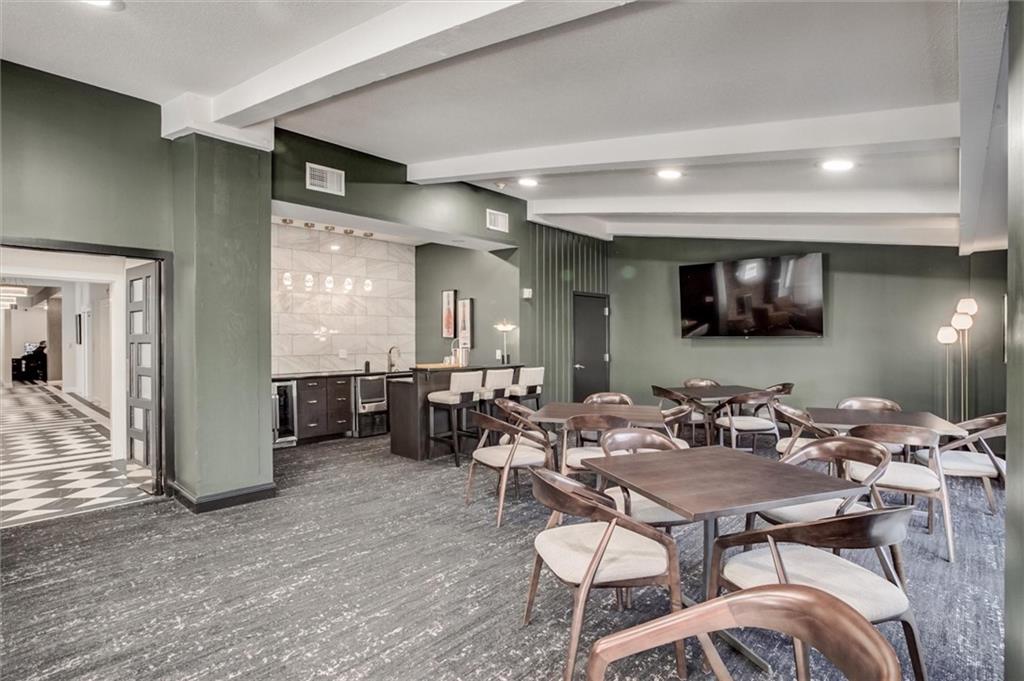 4545 Wornall Road Unit: 606