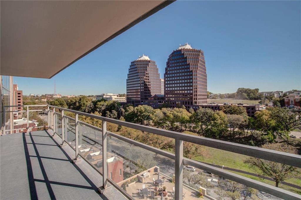 4545 Wornall Road Unit: 606