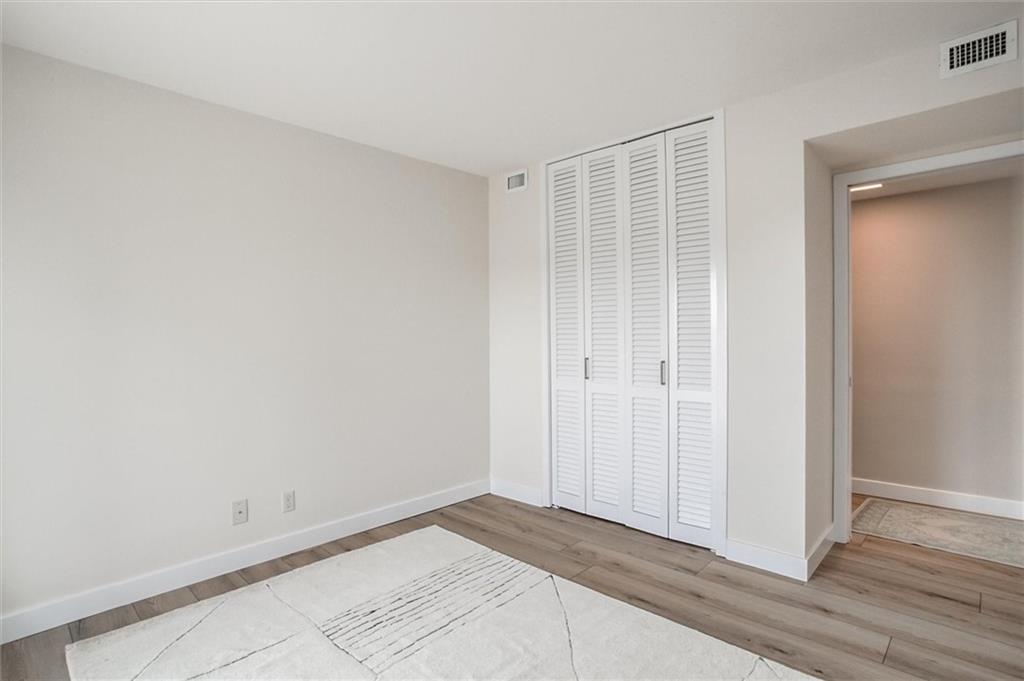 4545 Wornall Road Unit: 606