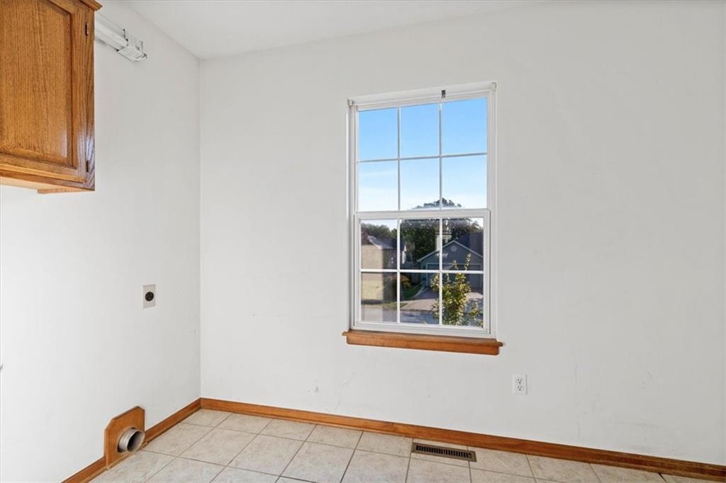 808 SW Country Hill Drive