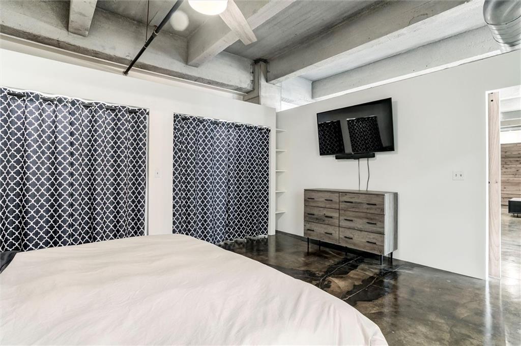 360 W Pershing Unit 230 Road Unit: 230