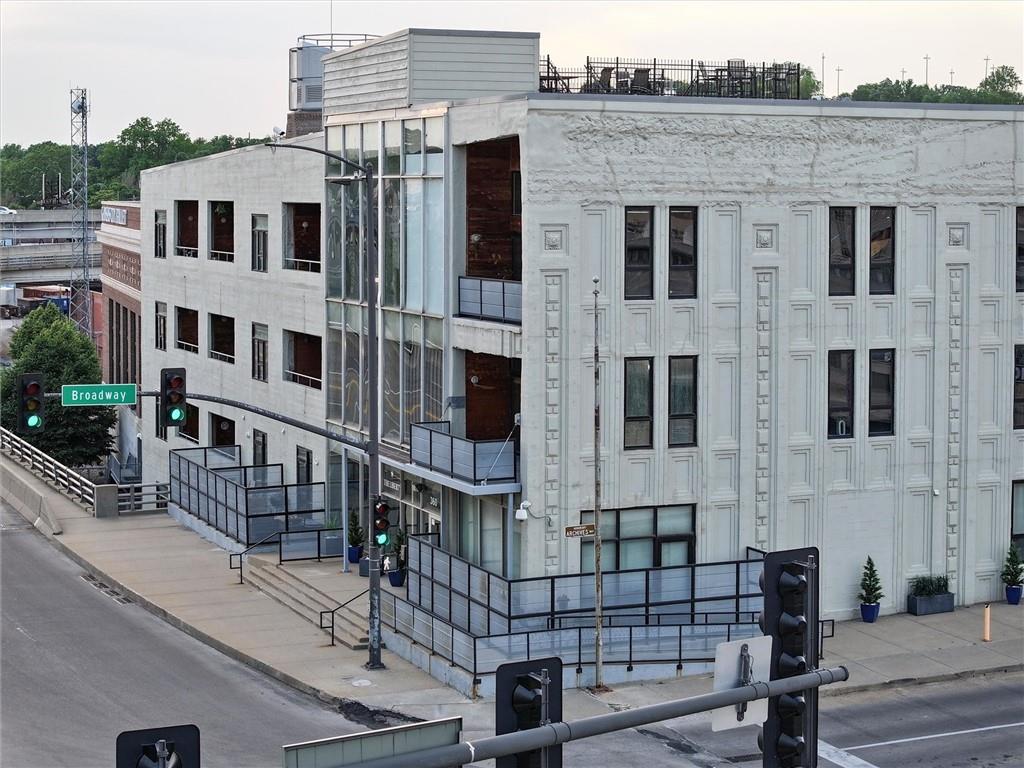 360 W Pershing Unit 230 Road Unit: 230