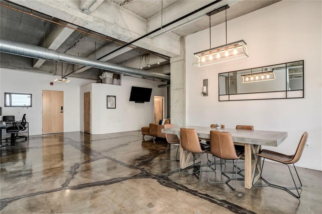 360 W Pershing Unit 230 Road Unit: 230