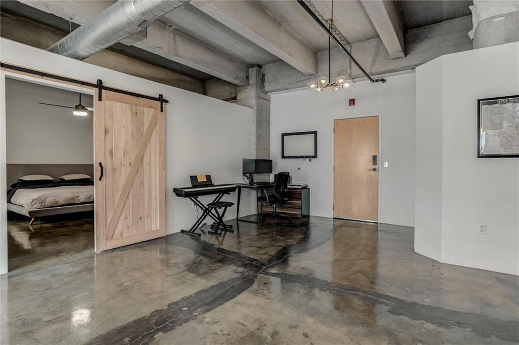 360 W Pershing Unit 230 Road Unit: 230