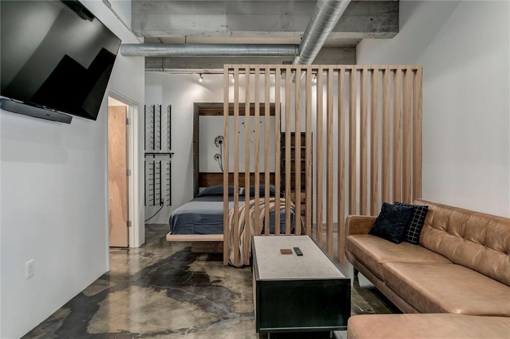 360 W Pershing Unit 230 Road Unit: 230