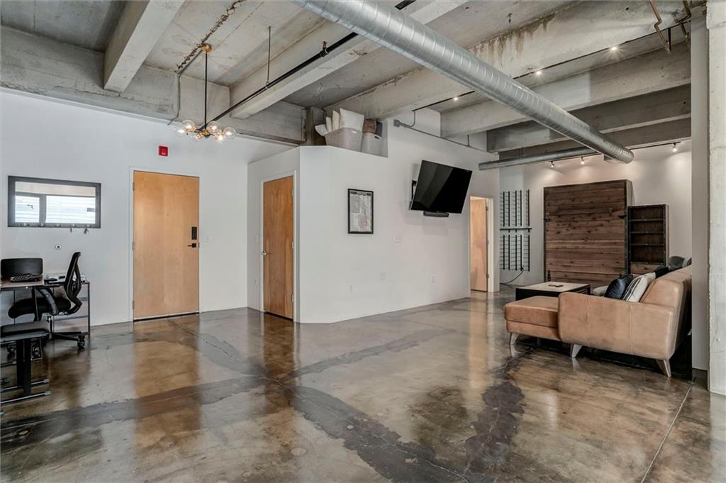 360 W Pershing Unit 230 Road Unit: 230