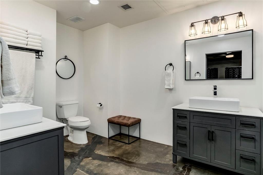 360 W Pershing Unit 230 Road Unit: 230