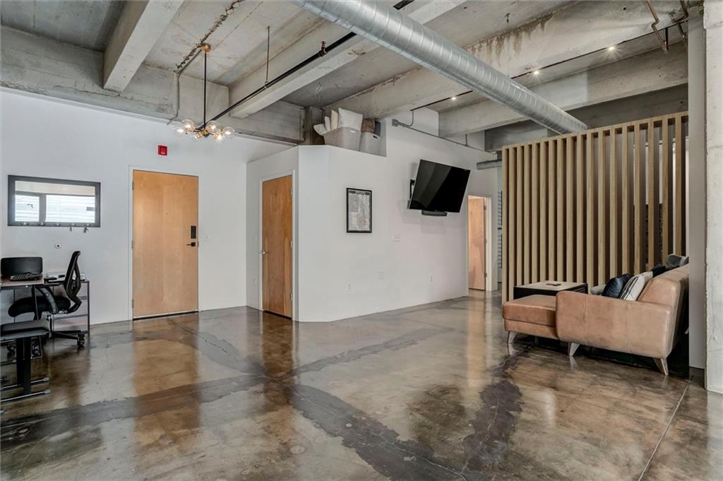 360 W Pershing Unit 230 Road Unit: 230