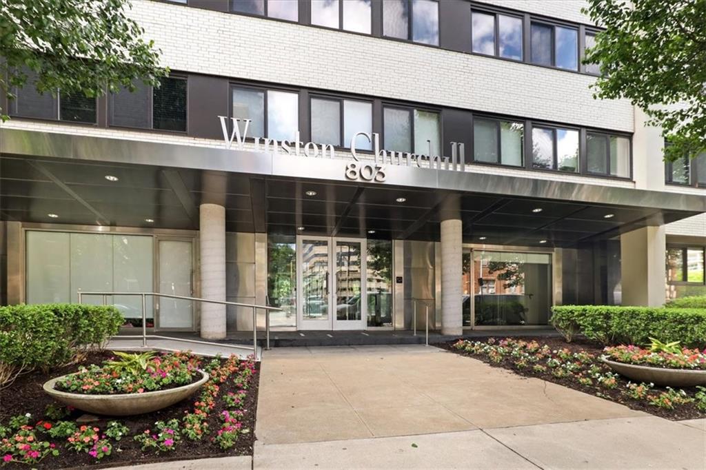 803 W 48th St #1106 Street Unit: 1106