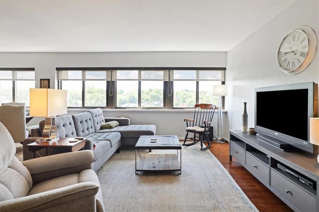 803 W 48th St #1106 Street Unit: 1106