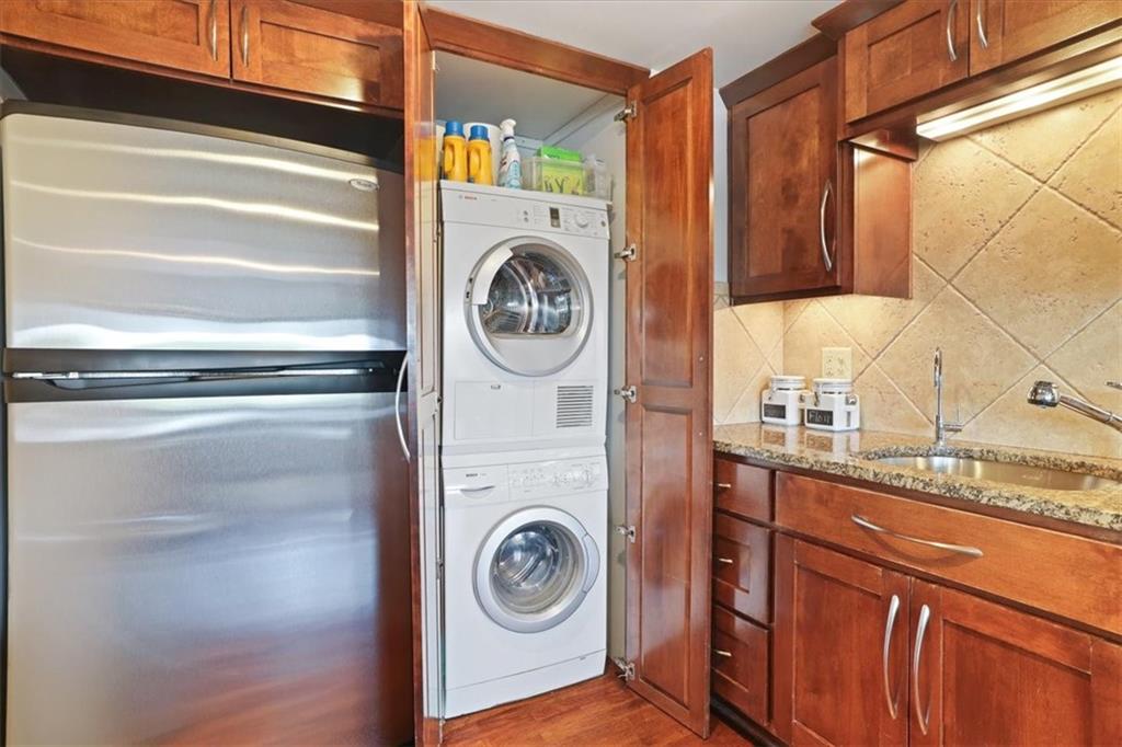 803 W 48th St #1106 Street Unit: 1106