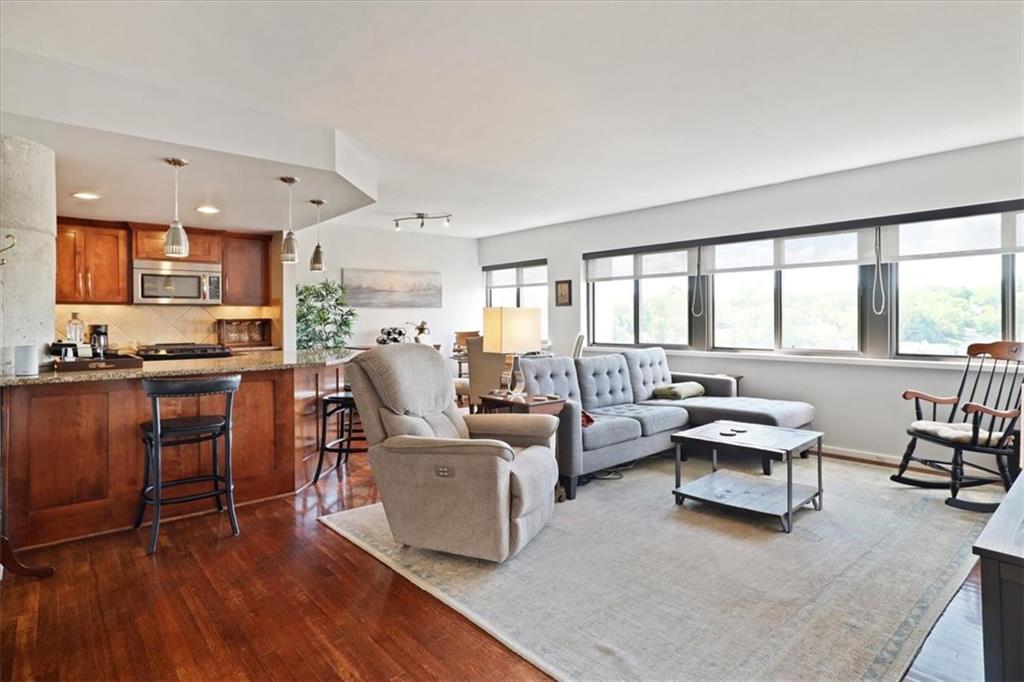 803 W 48th St #1106 Street Unit: 1106