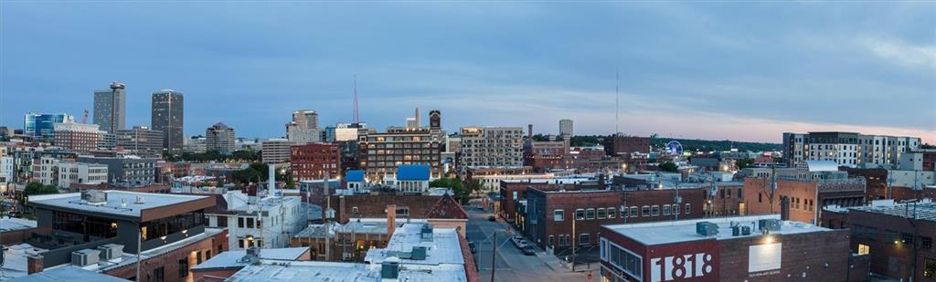 1803 Wyandotte Street Unit: 301
