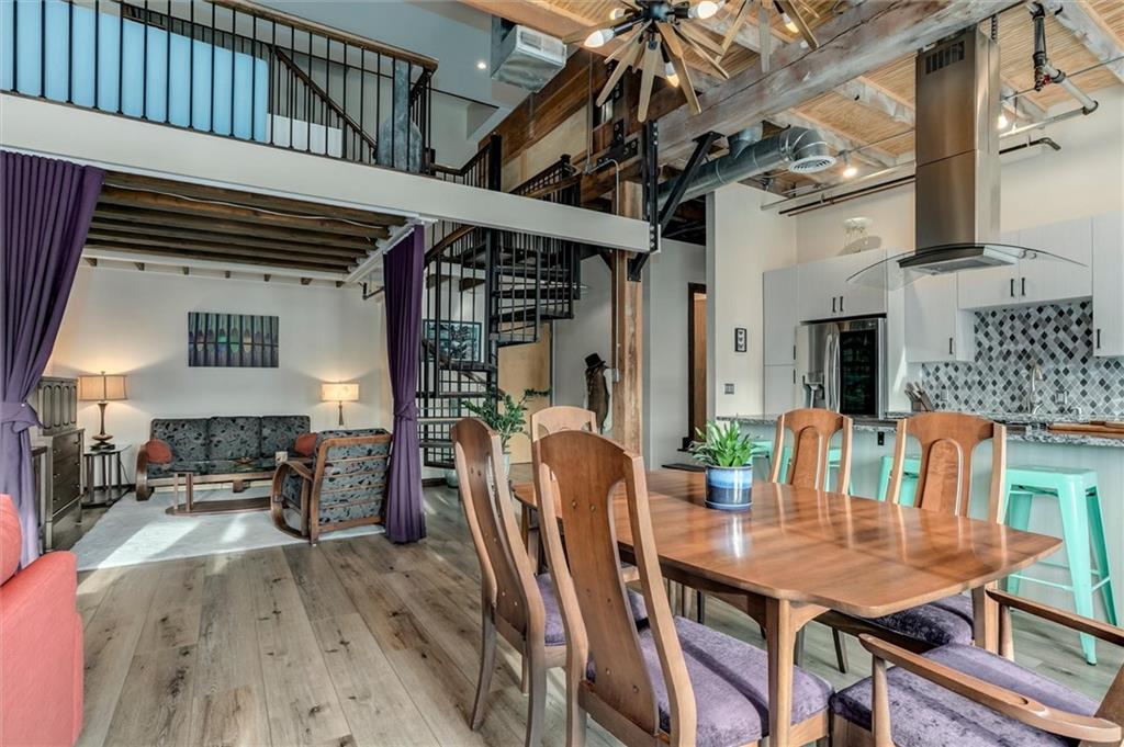 1803 Wyandotte Street Unit: 301