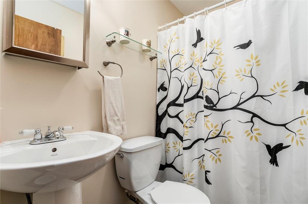 1803 Wyandotte Street Unit: 301