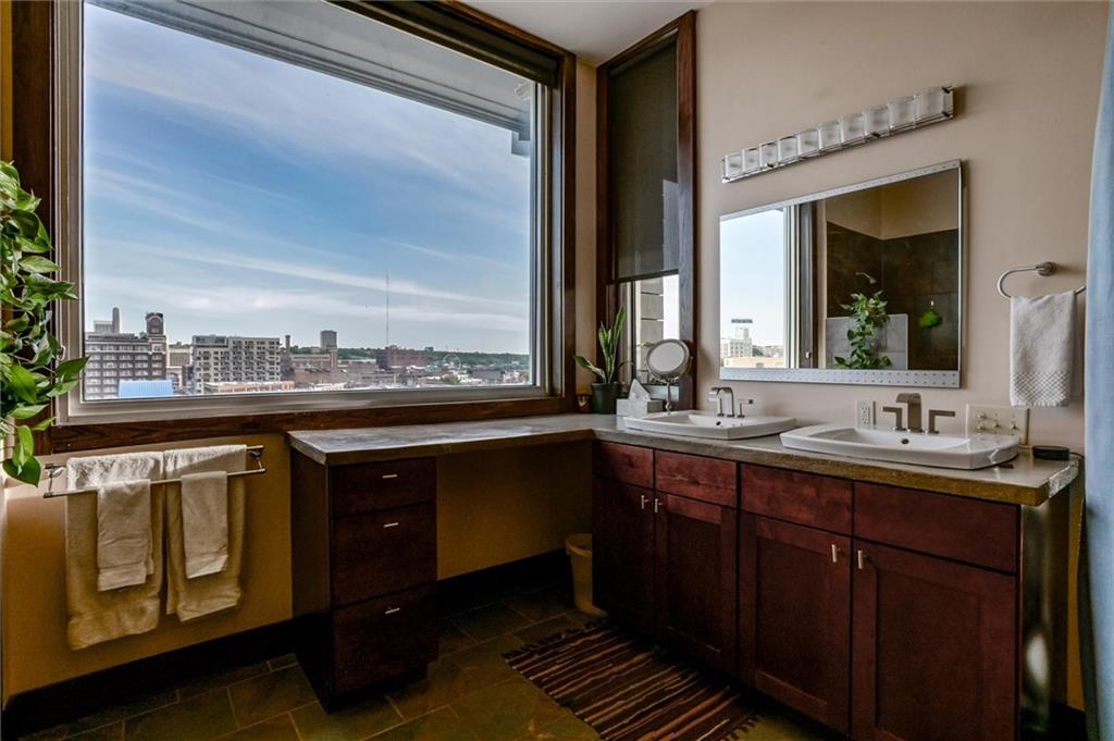 1803 Wyandotte Street Unit: 301