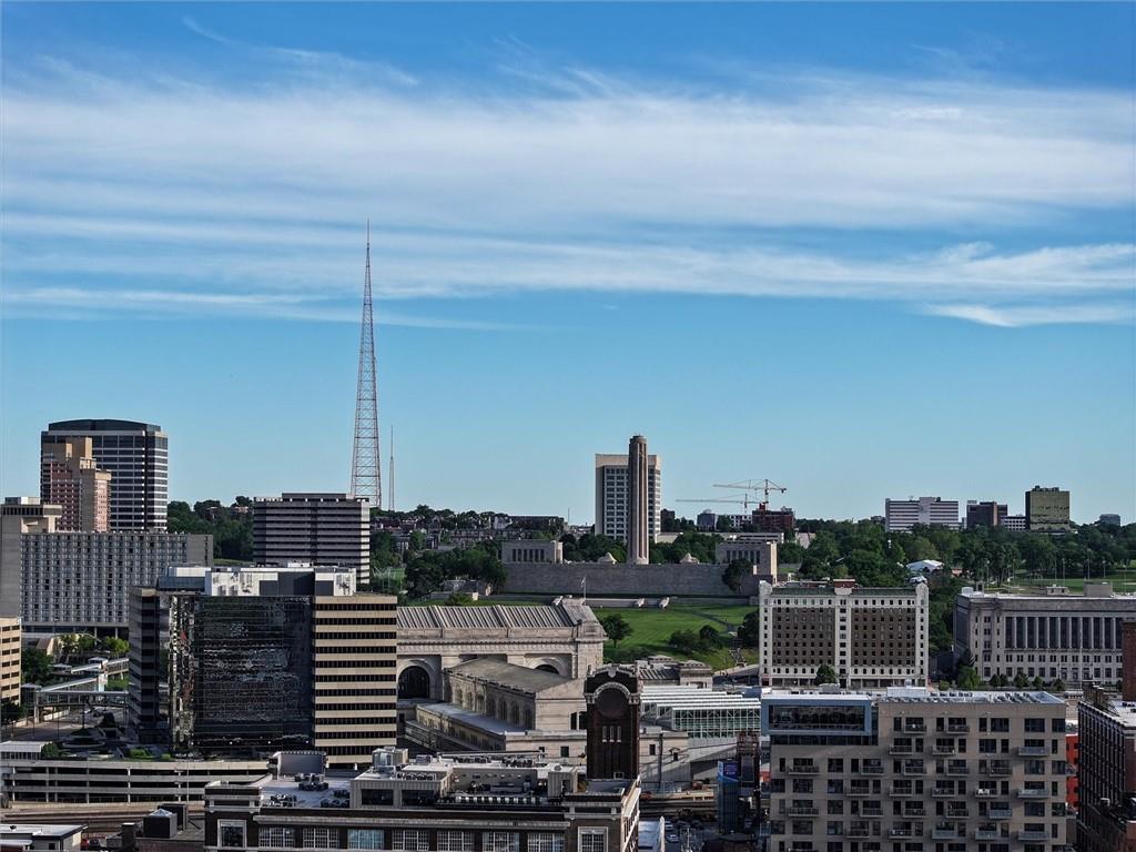 1803 Wyandotte Street Unit: 301