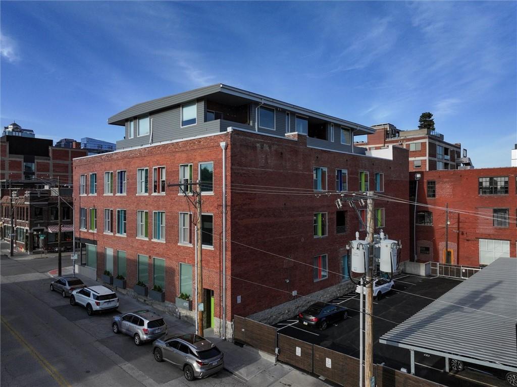 1803 Wyandotte Street Unit: 301