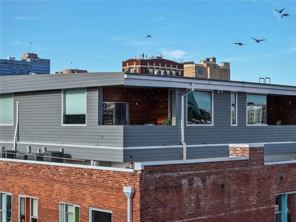 1803 Wyandotte Street Unit: 301