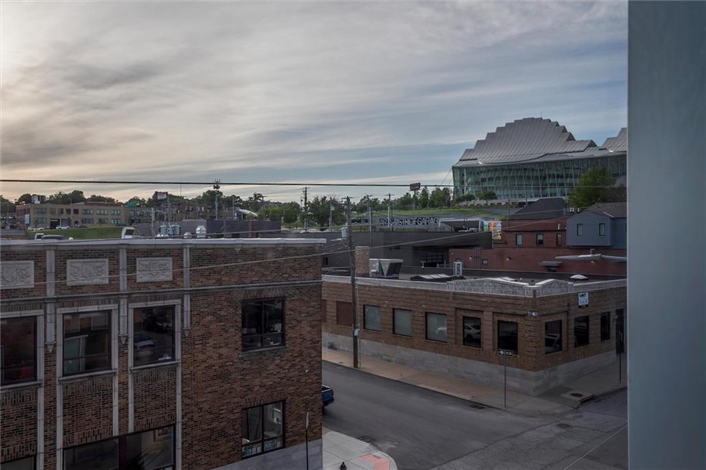 1803 Wyandotte Street Unit: 301