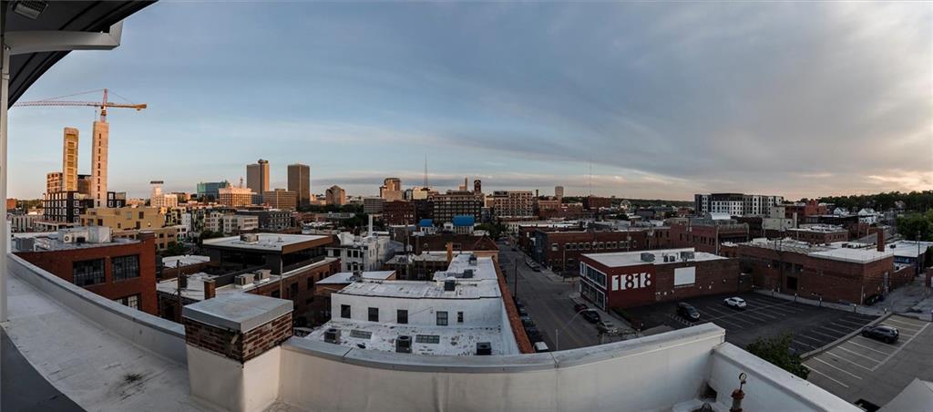 1803 Wyandotte Street Unit: 301