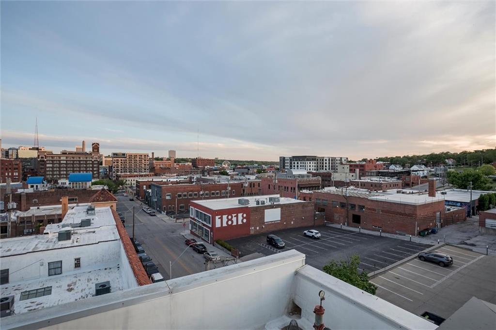1803 Wyandotte Street Unit: 301