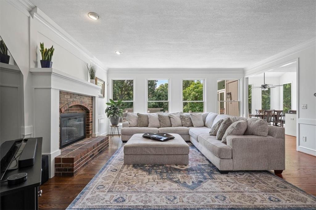 4505 W 138th Street