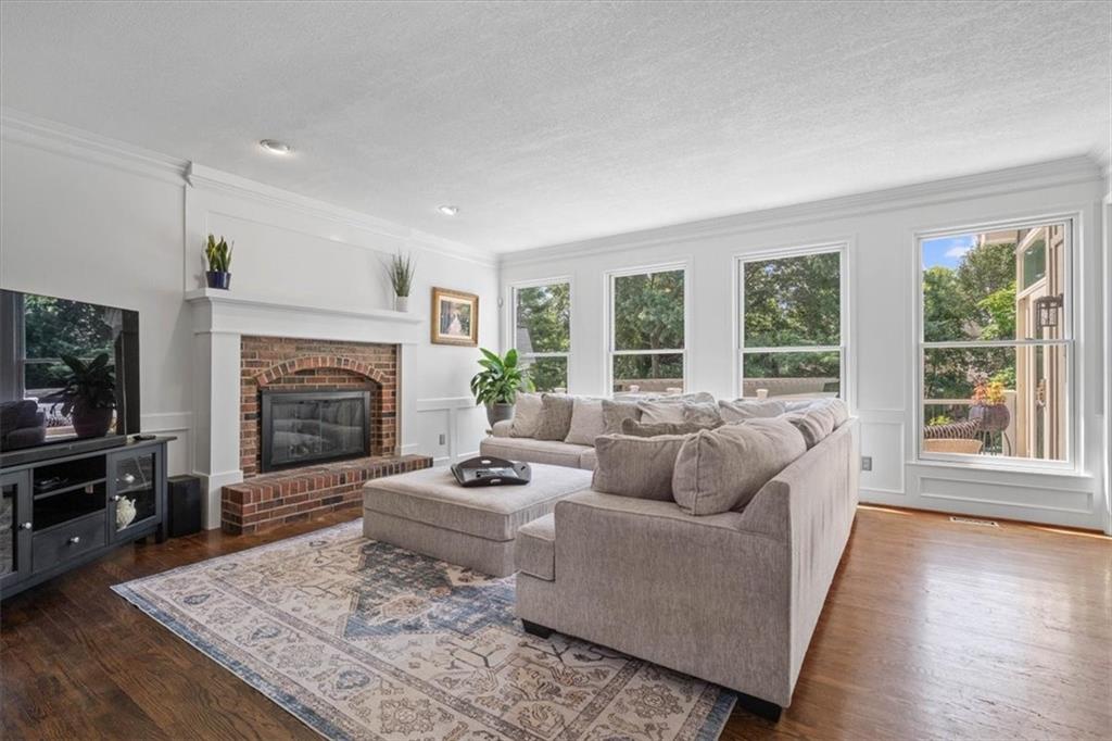 4505 W 138th Street
