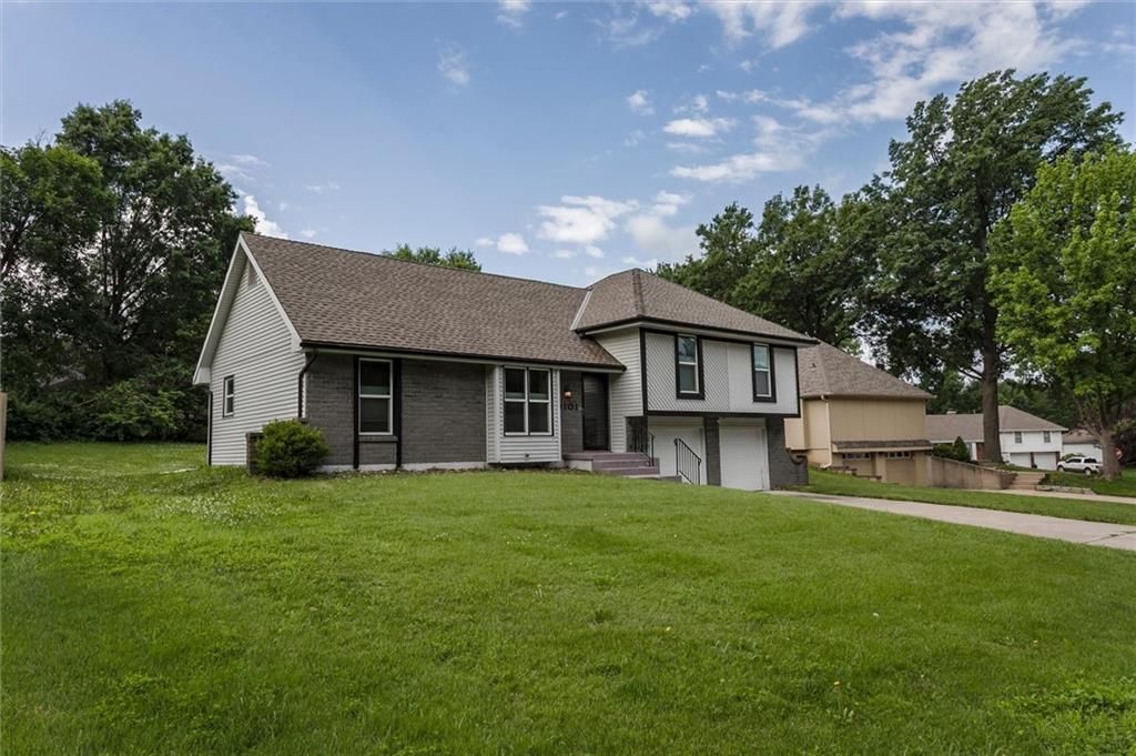 10101 NW MIRROR LAKE Court