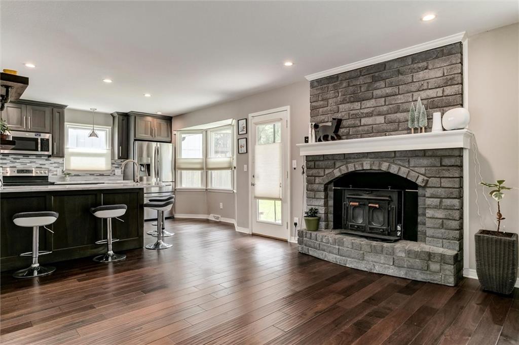 10101 NW MIRROR LAKE Court
