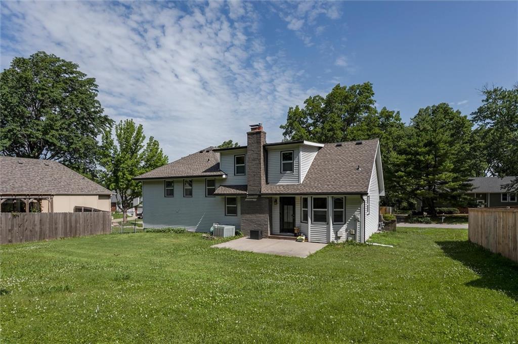 10101 NW MIRROR LAKE Court