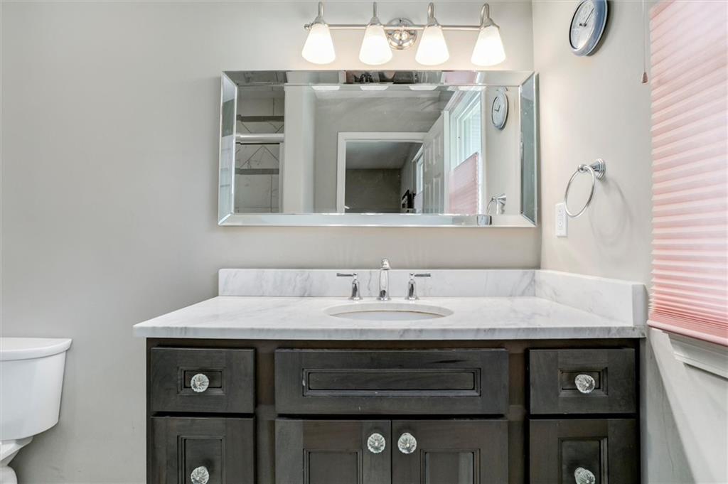 10101 NW MIRROR LAKE Court
