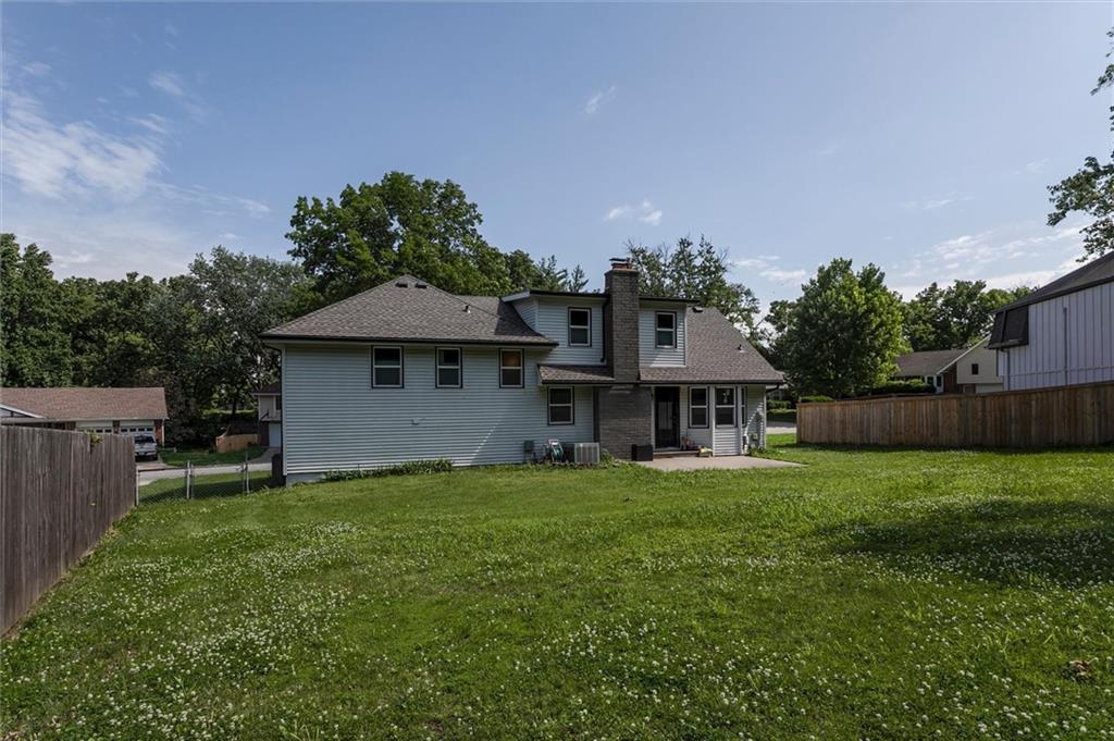10101 NW MIRROR LAKE Court