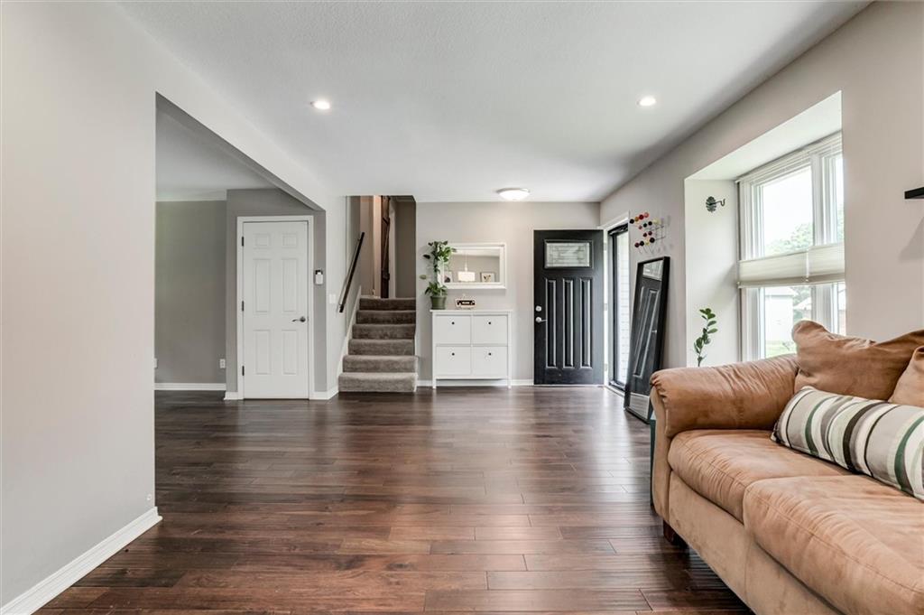 10101 NW MIRROR LAKE Court