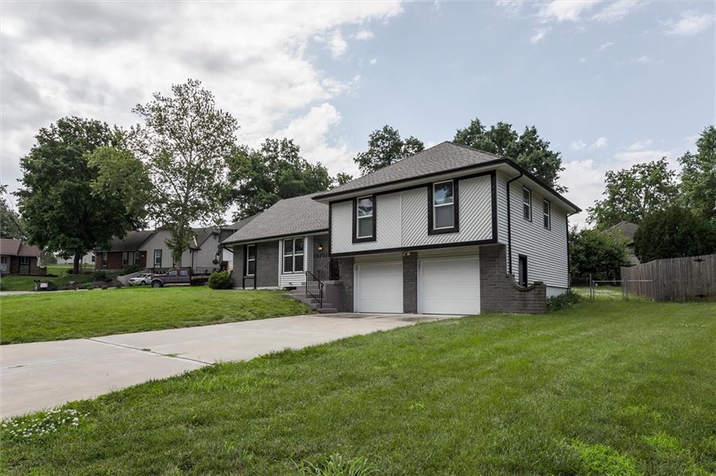 10101 NW MIRROR LAKE Court