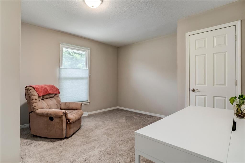 10101 NW MIRROR LAKE Court