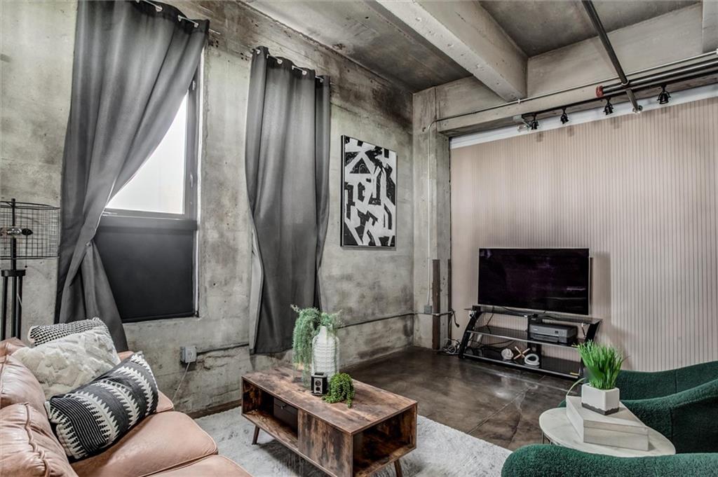 360 W Pershing Road Unit: 110