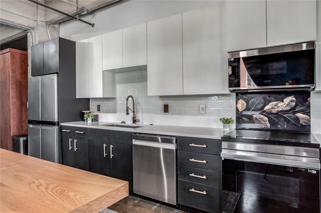 360 W Pershing Road Unit: 110