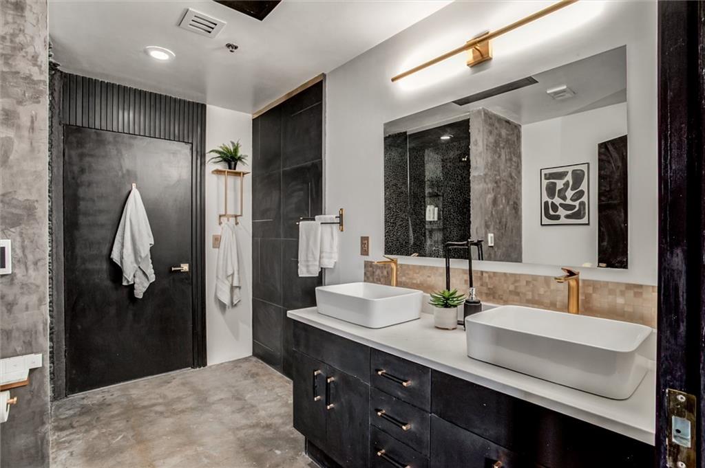 360 W Pershing Road Unit: 110