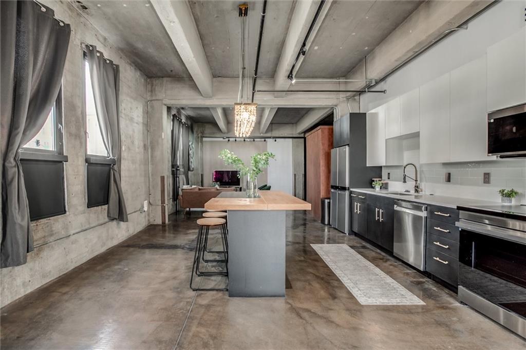 360 W Pershing Road Unit: 110