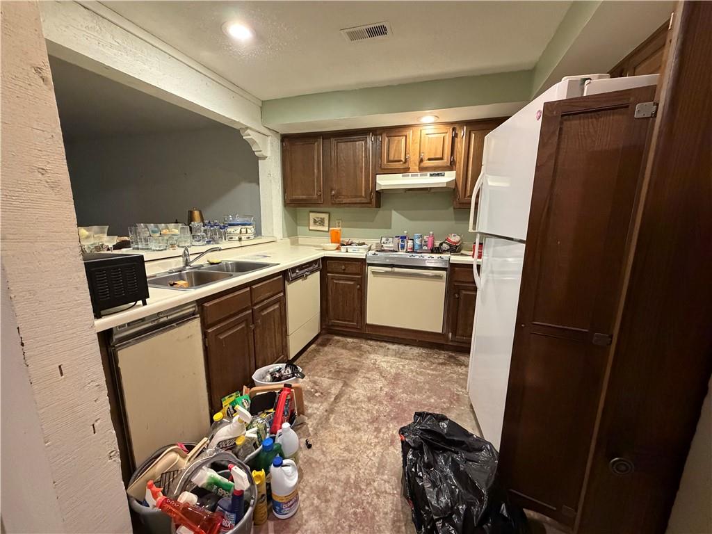 10704 Glenwood Street Unit: B
