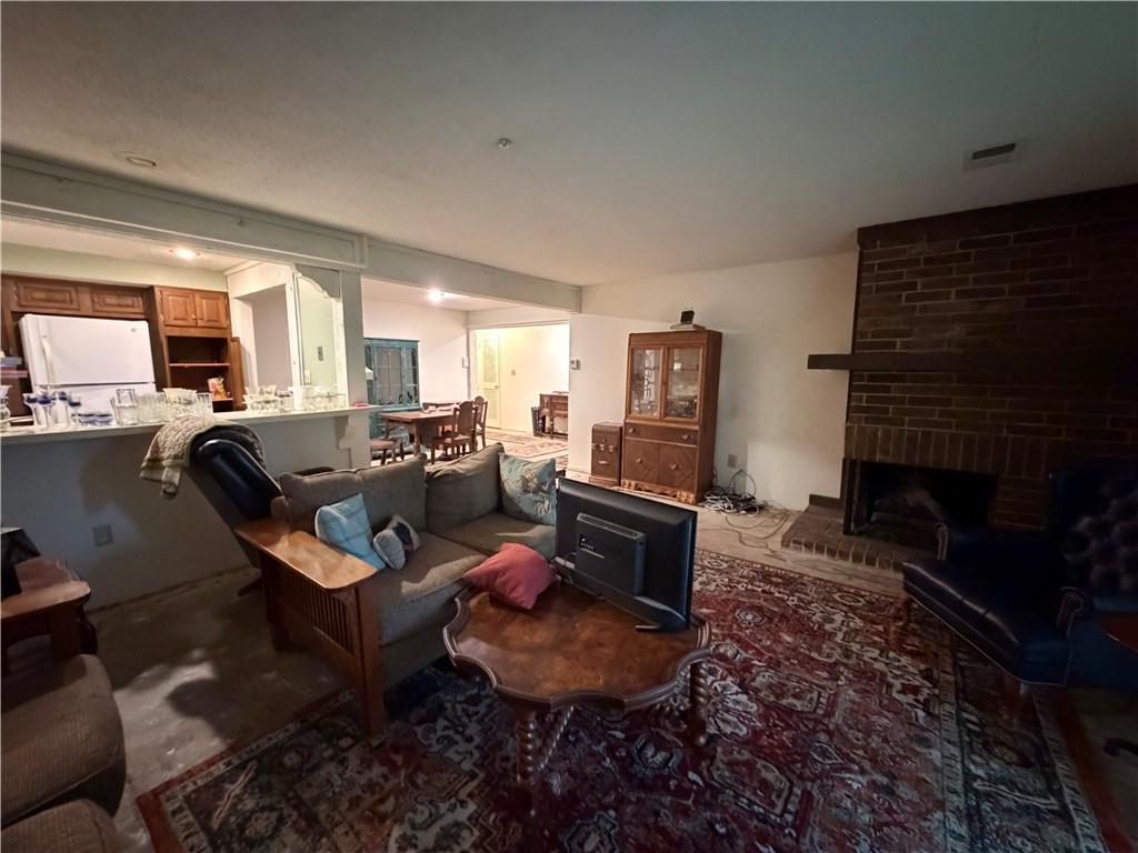 10704 Glenwood Street Unit: B