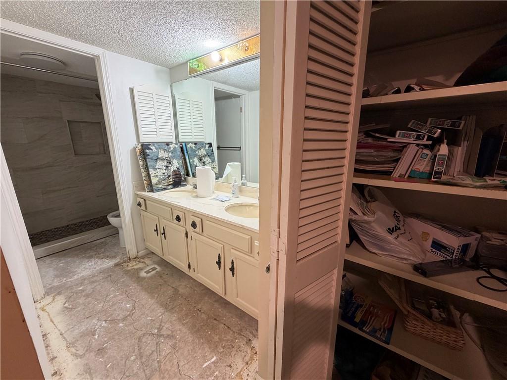 10704 Glenwood Street Unit: B