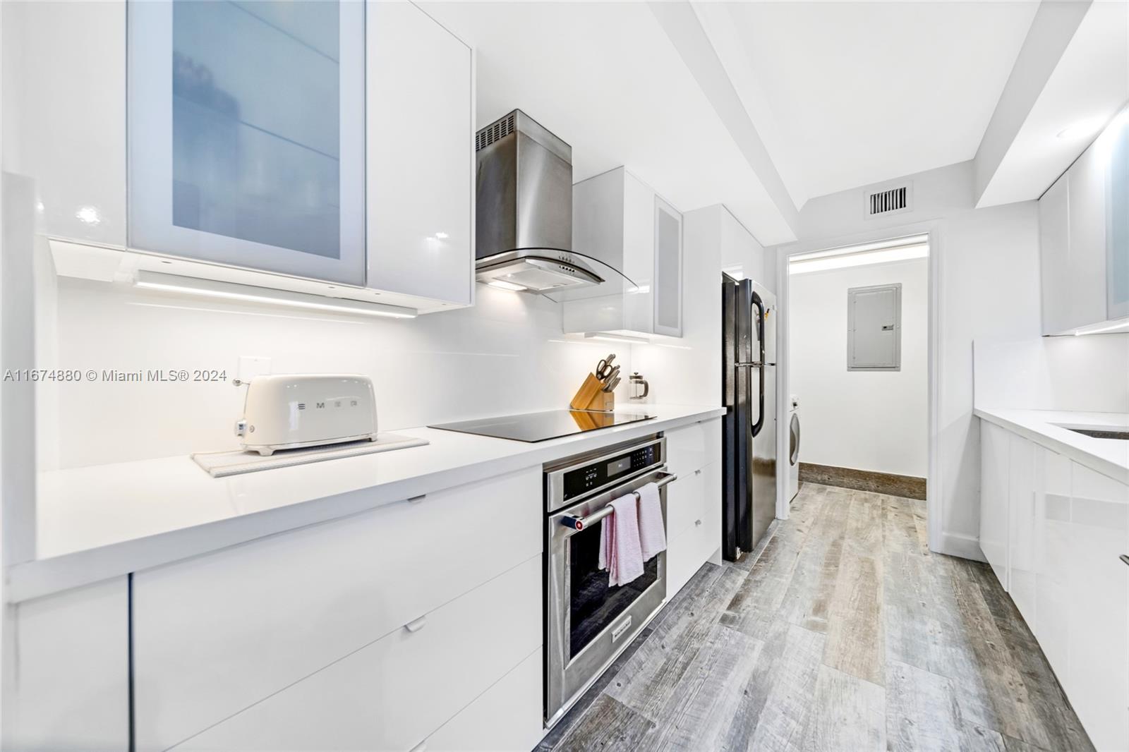 6917 Collins Ave # 1409